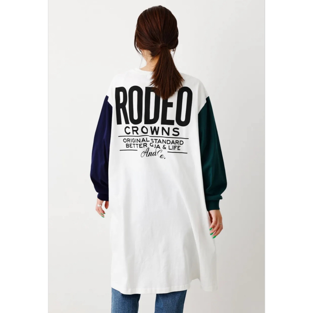 RODEO CROWNS WIDE BOWL(ロデオクラウンズワイドボウル)のロデオ★ TAPE LOGO L/S Tシャツワンピース レディースのワンピース(ミニワンピース)の商品写真