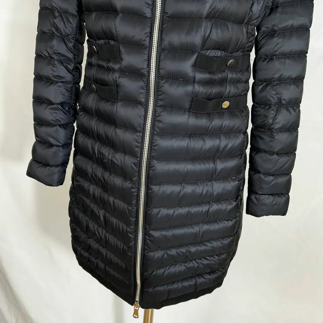 MONCLER(モンクレール)のMONCLER モンクレール ダウンコート ブラック AUBRY 1 レディースのジャケット/アウター(ダウンコート)の商品写真