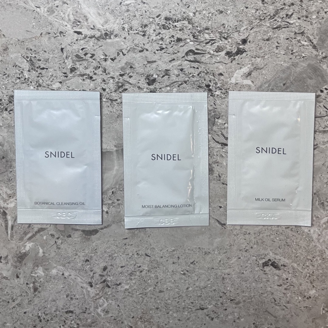 SNIDEL(スナイデル)のSNIDEL スキンケアセット クレンジング 化粧水 美容液 コスメ/美容のキット/セット(サンプル/トライアルキット)の商品写真