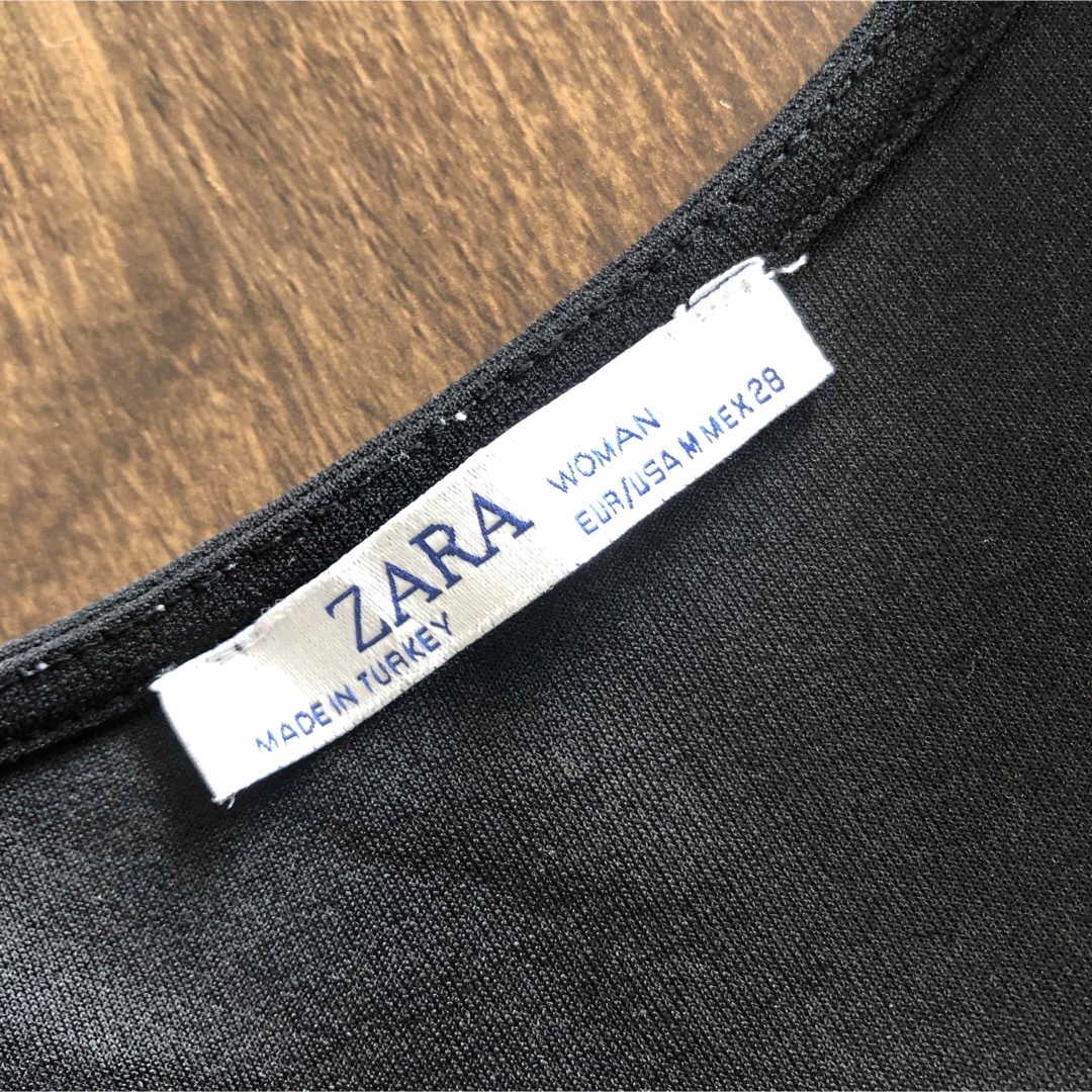 ZARA(ザラ)のZARA Ｖネックロングワンピース　黒　長袖 レディースのワンピース(ロングワンピース/マキシワンピース)の商品写真