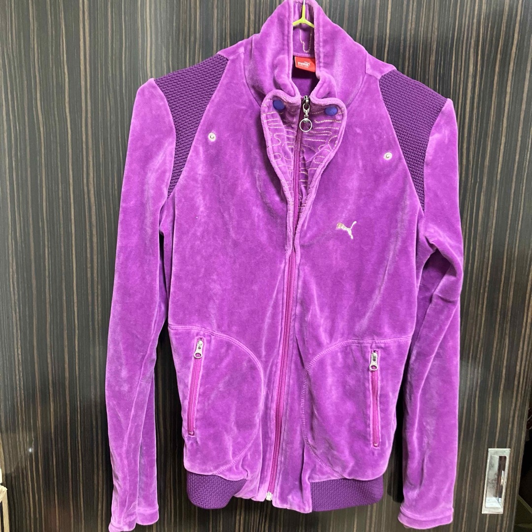 PUMA(プーマ)のプーマ  ジャケット　紫 レディースのトップス(パーカー)の商品写真