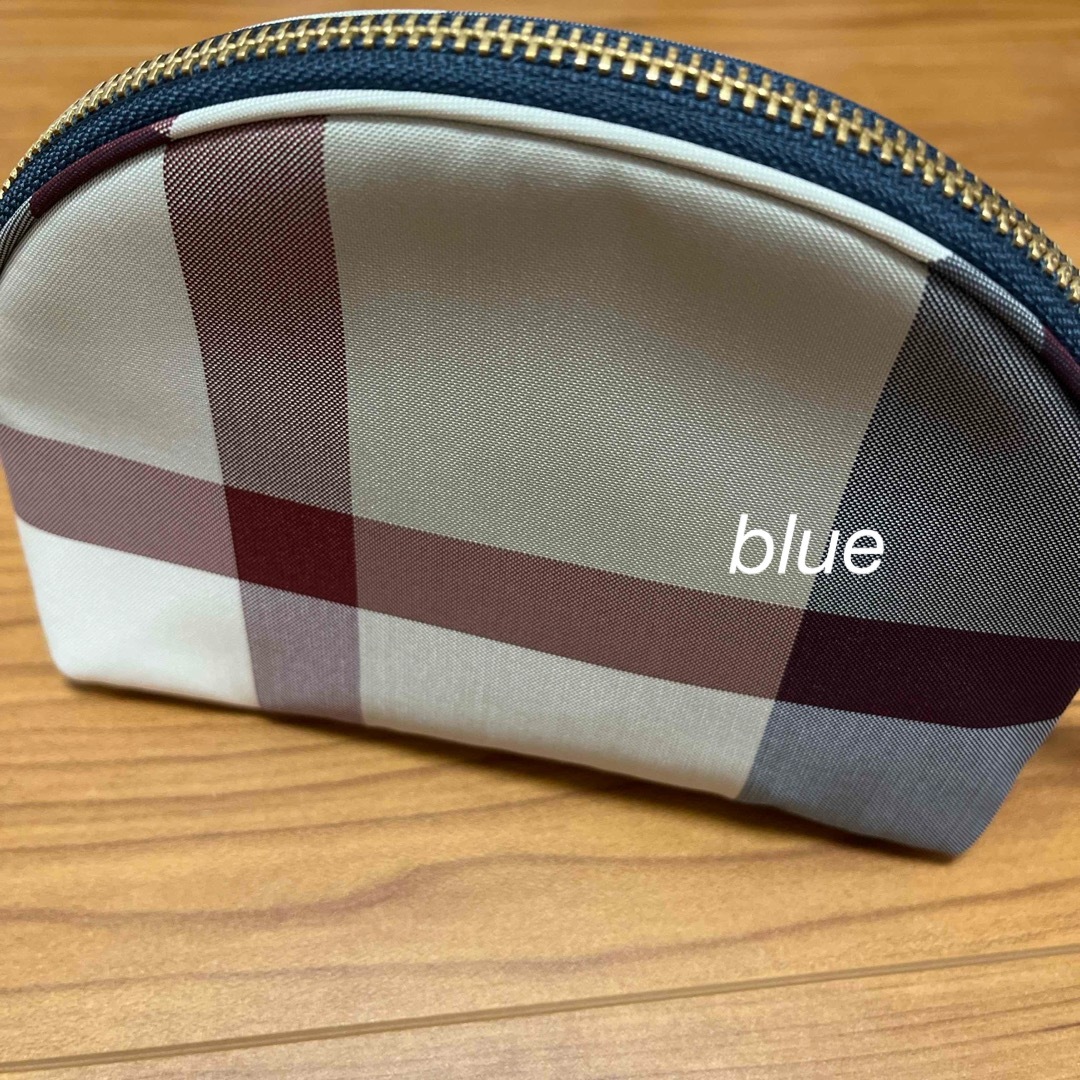 BLUE LABEL CRESTBRIDGE(ブルーレーベルクレストブリッジ)のブルーレーベルクレストブリッジ　クレストブリッジチェックポーチ　ベージュ レディースのファッション小物(ポーチ)の商品写真