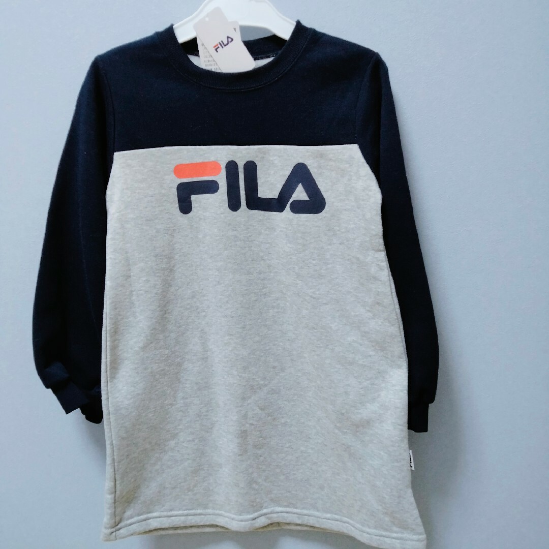 FILA(フィラ)のFILA　フィラ　130 新品タグ付き 女の子　 長袖 トレーナー ワンピース キッズ/ベビー/マタニティのキッズ服女の子用(90cm~)(Tシャツ/カットソー)の商品写真