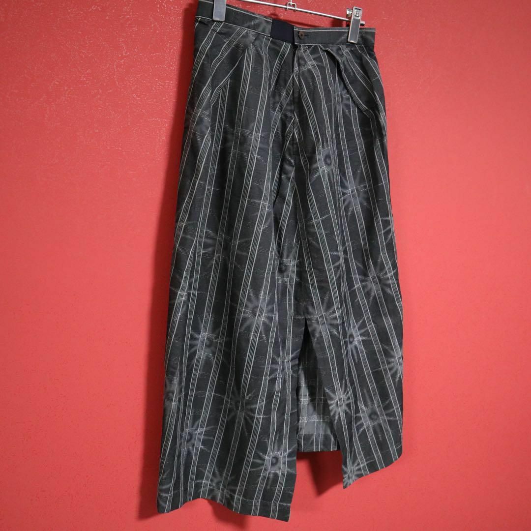 ISSEY MIYAKE(イッセイミヤケ)の【入手困難】ISSEY MIYAKE 80s 筆タグ 総柄 スリット スカート レディースのスカート(ロングスカート)の商品写真