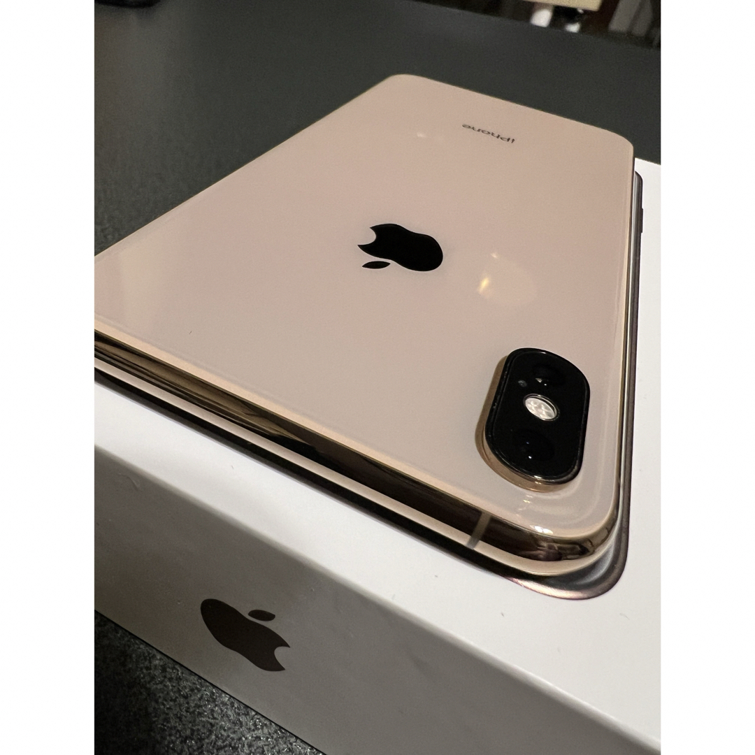 Apple(アップル)の【さくら様専用】iPhone Xs MAX 256GB GOLD スマホ/家電/カメラのスマートフォン/携帯電話(スマートフォン本体)の商品写真
