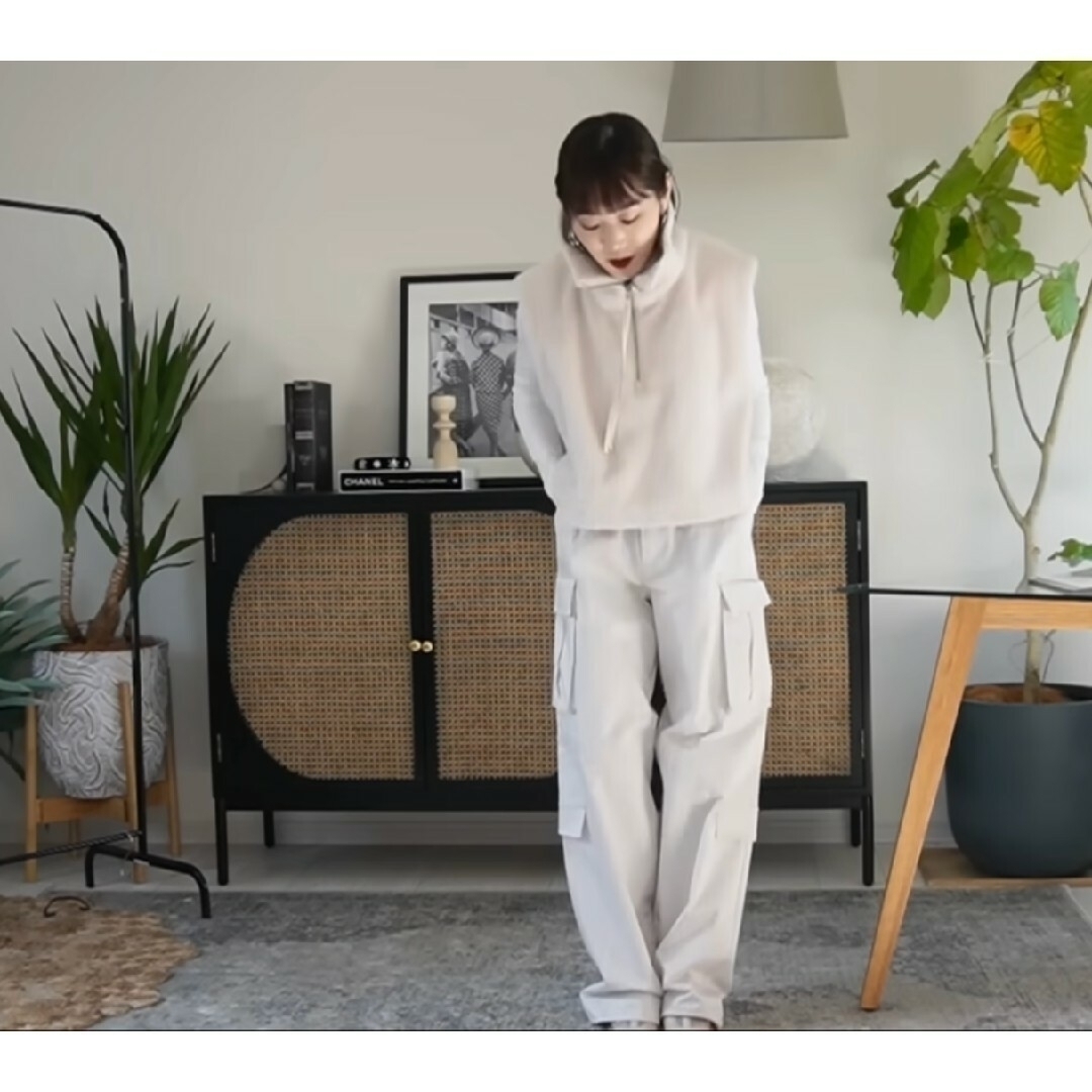 ZARA - ZARA サテン カーゴパンツ XSサイズ エクリュの通販 by ZARA - ZARA サテン カーゴパンツ XSサイズ エクリュの通販 by