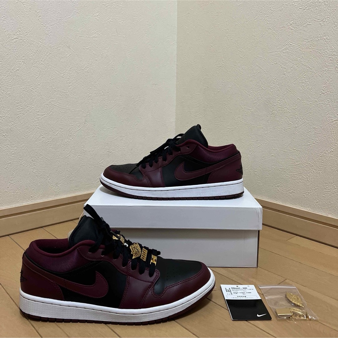 NIKE(ナイキ)のNIKE WMNS AIR JORDAN 1 LOW SE レディースの靴/シューズ(スニーカー)の商品写真