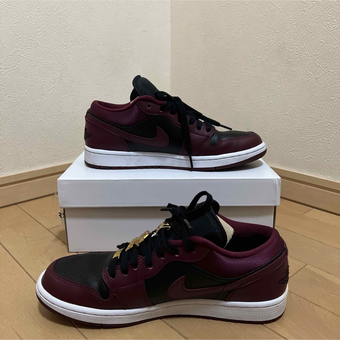 NIKE(ナイキ)のNIKE WMNS AIR JORDAN 1 LOW SE レディースの靴/シューズ(スニーカー)の商品写真