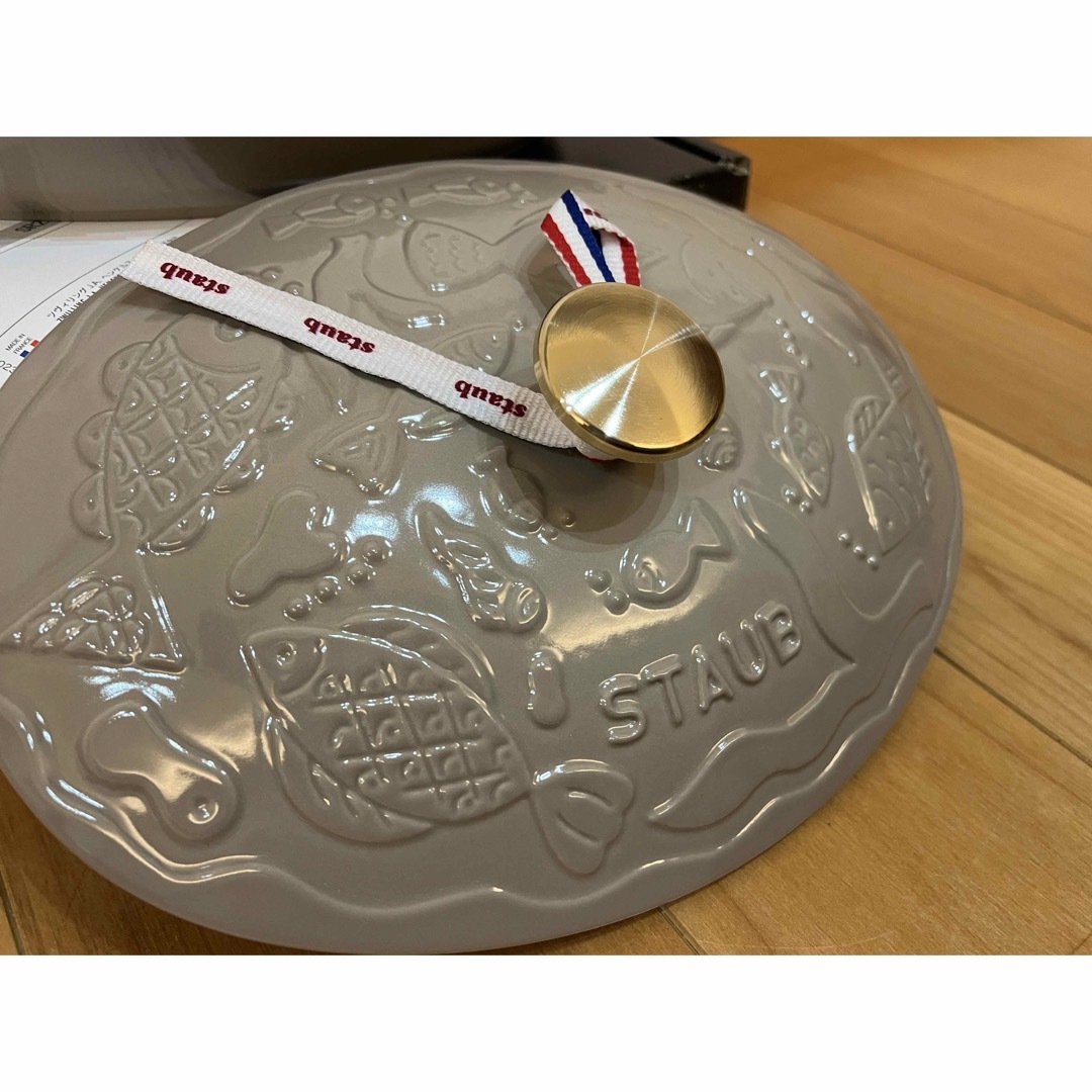 STAUB(ストウブ)の【公式店限定】STAUB×mina perhonen ホットプレート　リネン インテリア/住まい/日用品のキッチン/食器(鍋/フライパン)の商品写真