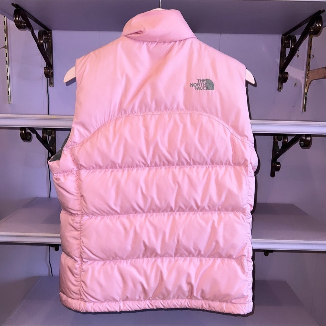 THE NORTH FACE(ザノースフェイス)の【THE NORTH FACE ヌプシ700 ダウンベスト】 ローズピンクS レディースのジャケット/アウター(ダウンベスト)の商品写真