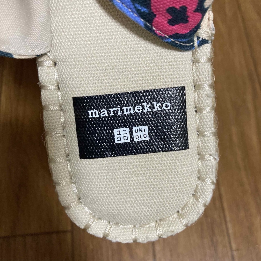 marimekko(マリメッコ)のマリメッコ×ユニクロ　コラボサンダル　S ブルーピンク レディースの靴/シューズ(サンダル)の商品写真