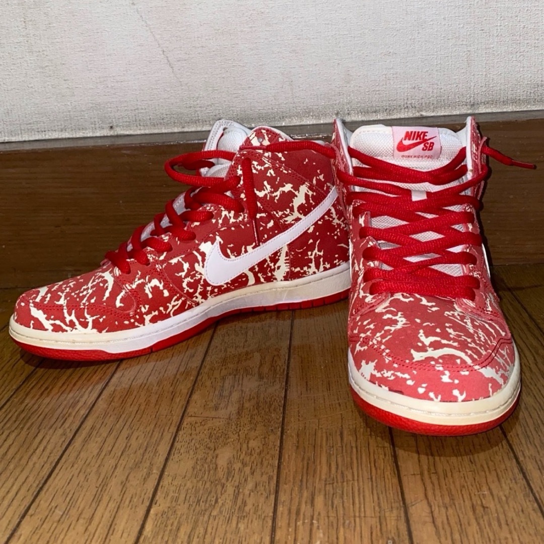 NIKE(ナイキ)の【美品】NIKE SB DUNK HIGH PREMIUM “RAW MEAT” メンズの靴/シューズ(スニーカー)の商品写真