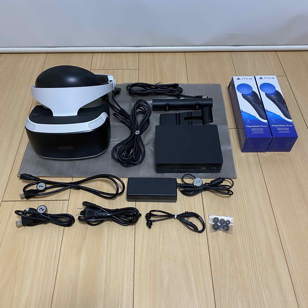 PlayStation VR(プレイステーションヴィーアール)のPlayStation VR MEGA PACK エンタメ/ホビーのゲームソフト/ゲーム機本体(家庭用ゲーム機本体)の商品写真
