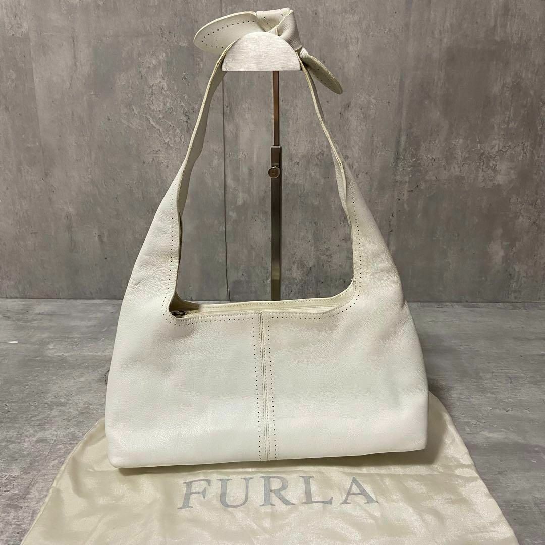 Furla(フルラ)のフルラ　ワンショルダーバッグ　リボン　ハンドバッグ　レザー　白　レディース レディースのバッグ(ハンドバッグ)の商品写真