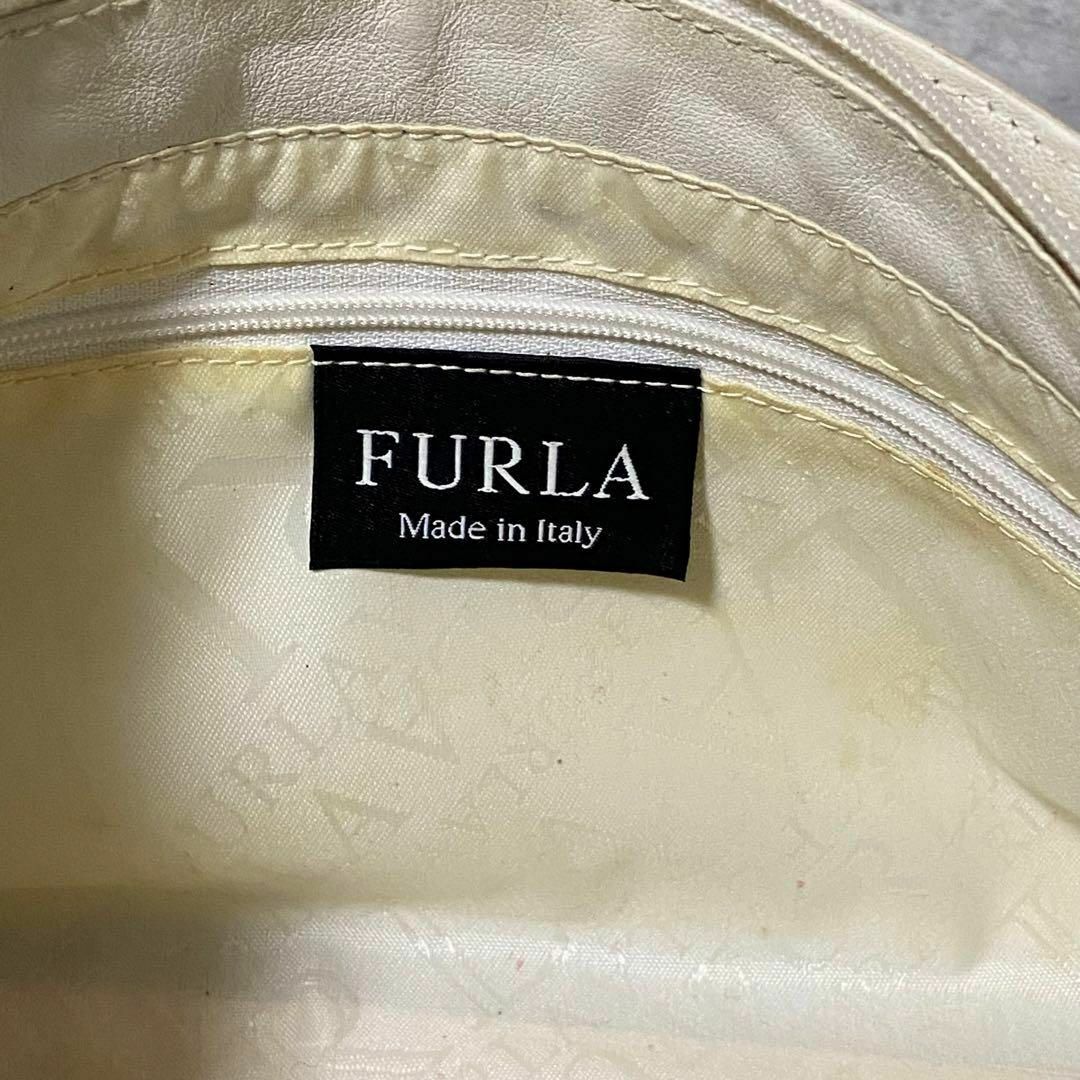 Furla(フルラ)のフルラ　ワンショルダーバッグ　リボン　ハンドバッグ　レザー　白　レディース レディースのバッグ(ハンドバッグ)の商品写真