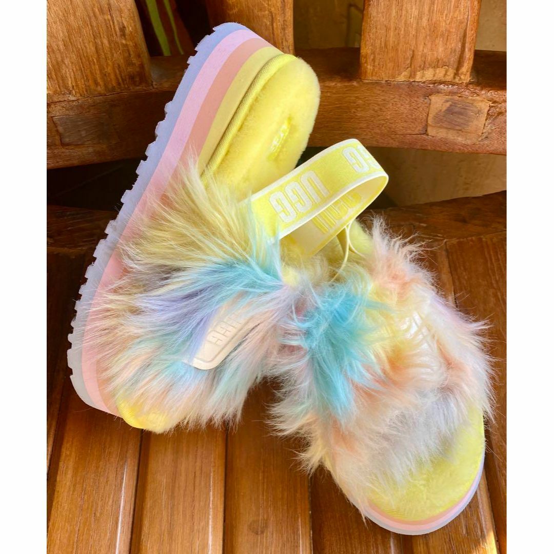 UGG(アグ)の激レア✨超美品✨24～25素足✨UGG✨Disco Slide Tie Dye レディースの靴/シューズ(サンダル)の商品写真