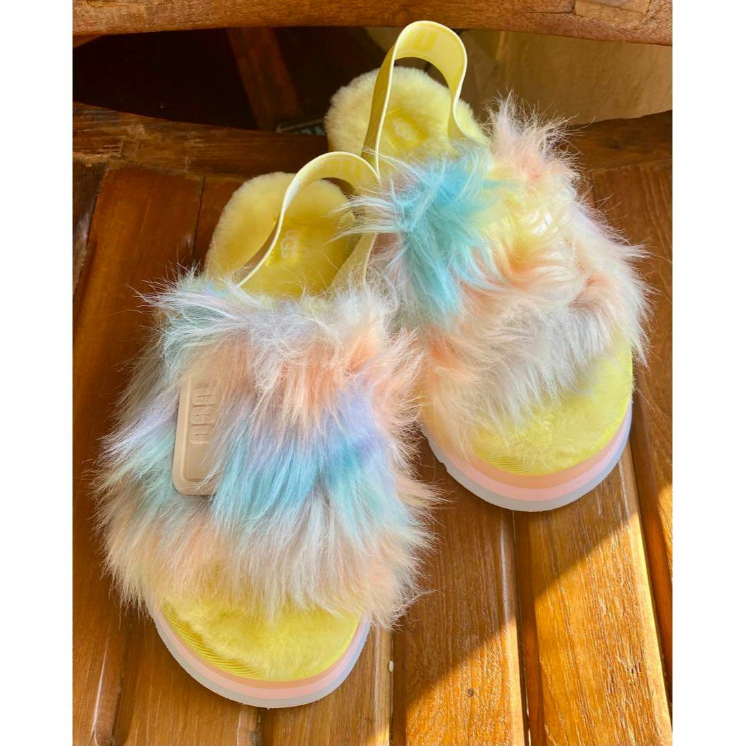 UGG(アグ)の激レア✨超美品✨24～25素足✨UGG✨Disco Slide Tie Dye レディースの靴/シューズ(サンダル)の商品写真