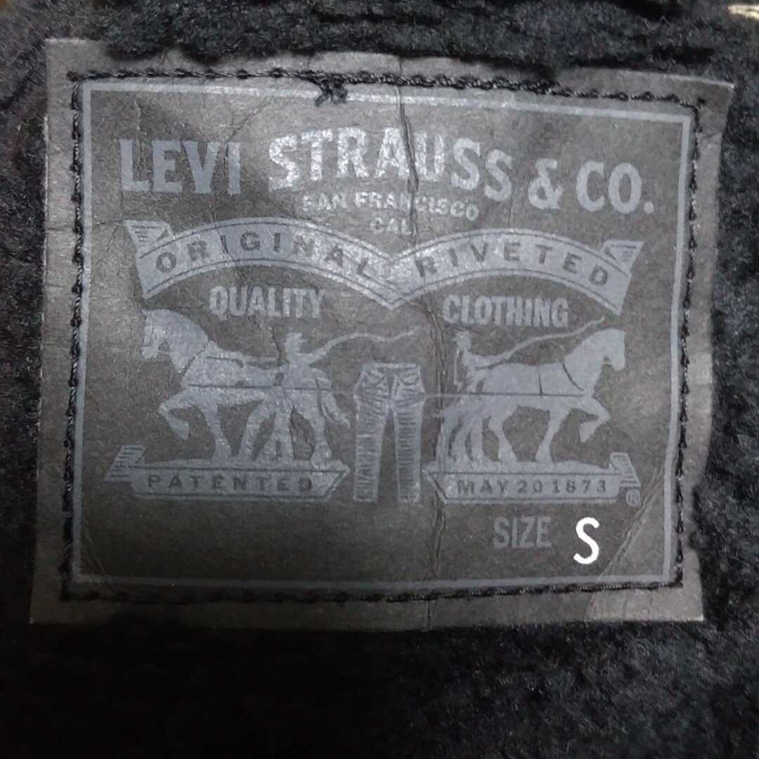 Levi's(リーバイス)の送料込 リーバイス ウーマンズ ボア ブラック デニム ジャケット S 黒 G レディースのジャケット/アウター(Gジャン/デニムジャケット)の商品写真