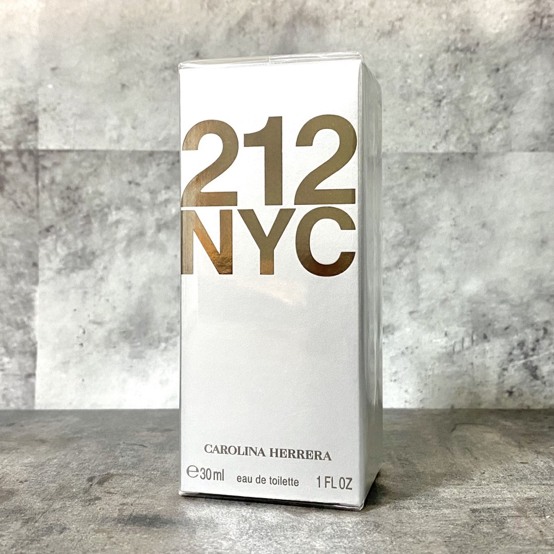 CAROLINA HERRERA(キャロライナヘレナ)の希少 石原さとみ愛用 新品未開封★ キャロライナへレラ 212 EDT 30 コスメ/美容の香水(香水(女性用))の商品写真