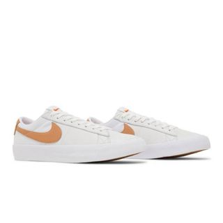 ナイキ(NIKE)のNIKE SB ZOOM BLAZER LOW ISO Light Cognac(スニーカー)