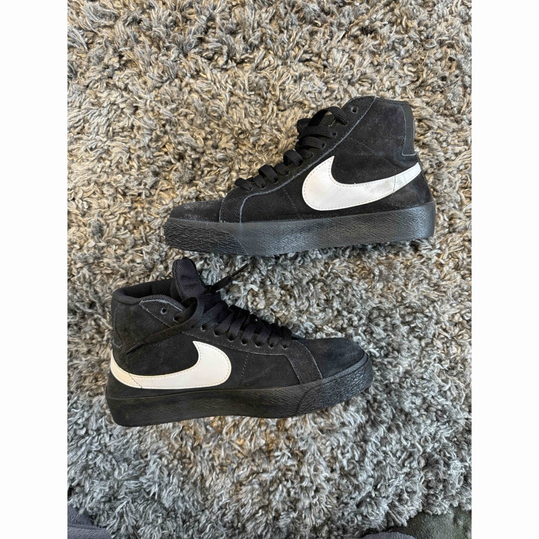 NIKE(ナイキ)のNIKE SB ZOOM ブラック　中古 レディースの靴/シューズ(スニーカー)の商品写真