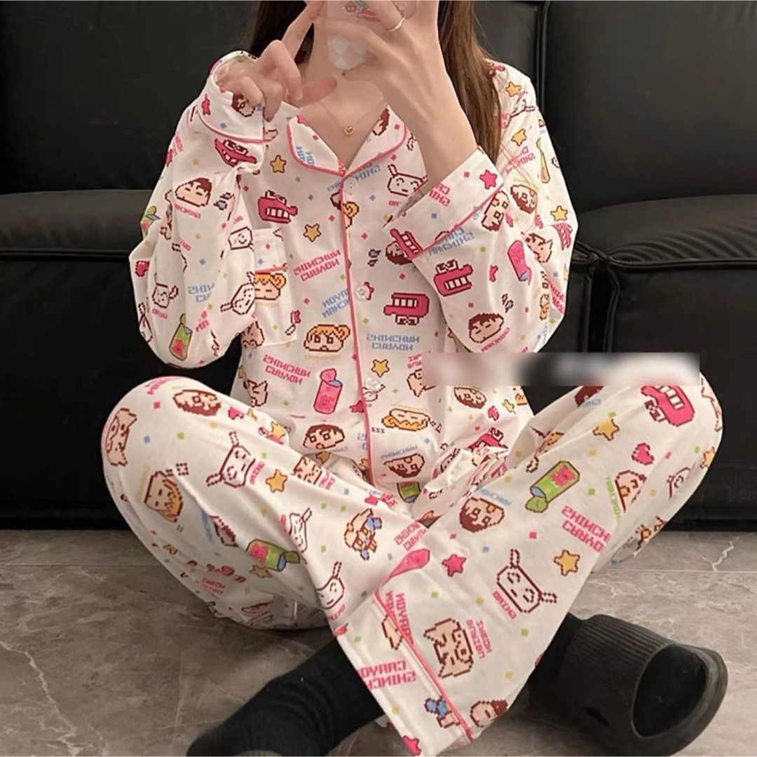 春新作　パジャマ　クレヨンしんちゃん　可愛い　長袖　 レディースのルームウェア/パジャマ(パジャマ)の商品写真