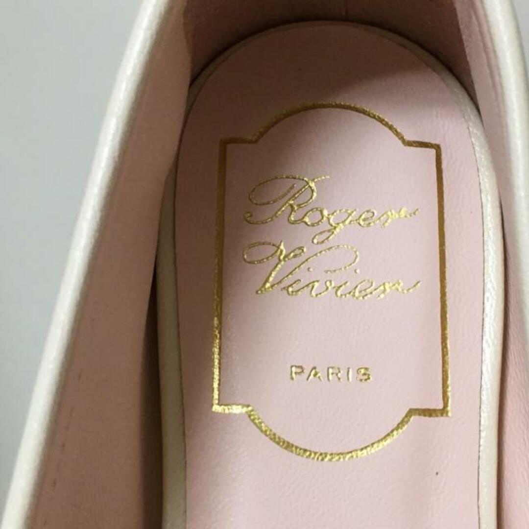 ROGER VIVIER(ロジェヴィヴィエ)のRogerVivier(ロジェヴィヴィエ) ローファー 36 レディース美品  - 白 レザー レディースの靴/シューズ(ローファー/革靴)の商品写真