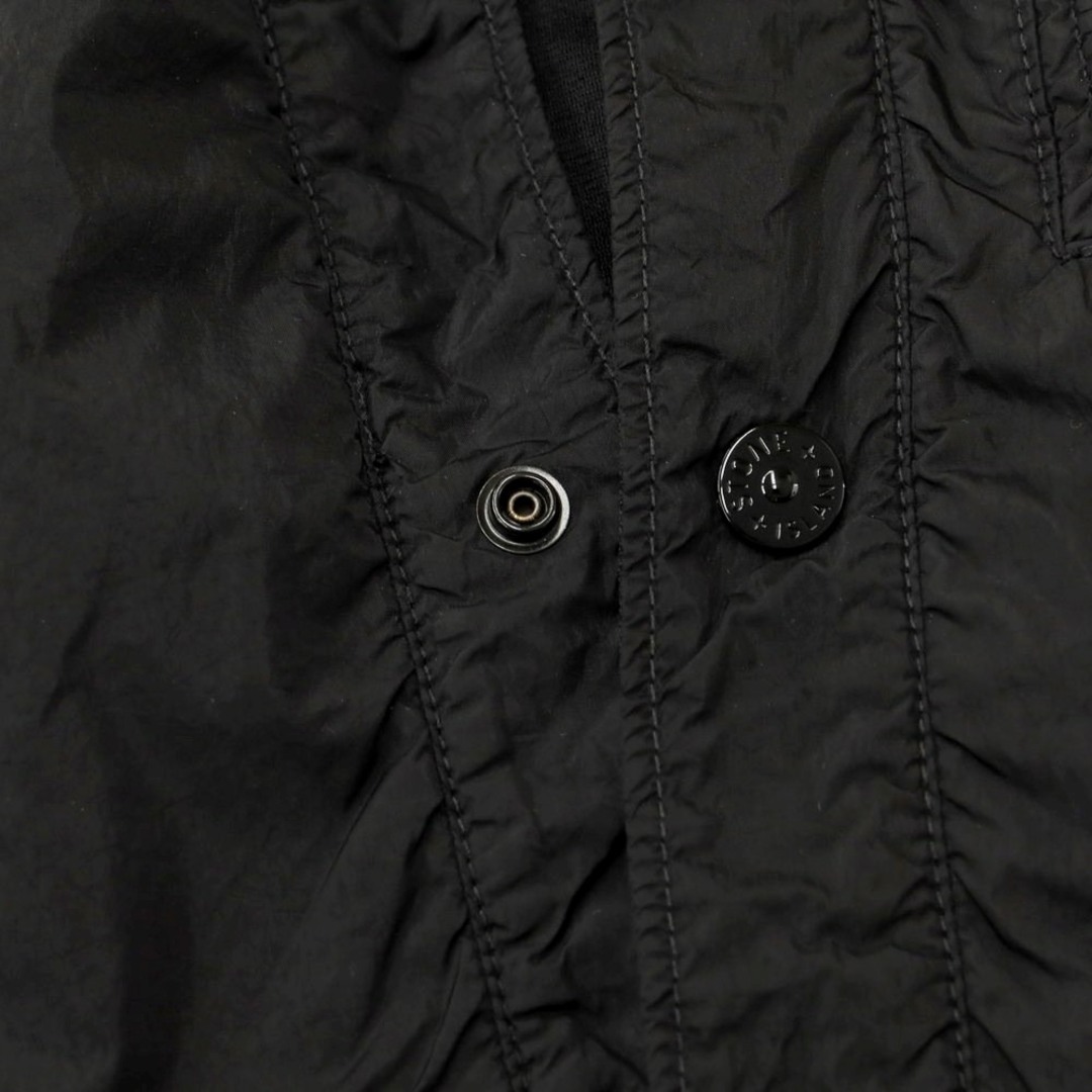 STONE ISLAND(ストーンアイランド)の【中古】ストーンアイランド STONE ISLAND ナイロン シェルジャケット ブラック【サイズS】【メンズ】 メンズのジャケット/アウター(ミリタリージャケット)の商品写真