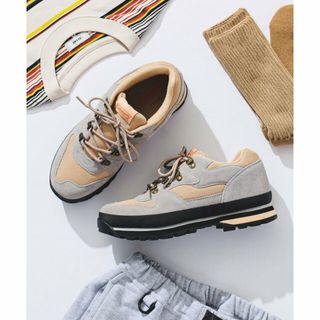 ビームス(BEAMS)の【BEIGE/GRAY】Coleman * BEAMS / 別注 ハイキング シューズ(スニーカー)