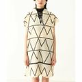 【BEIGE】maturely / Logogram Print Dress