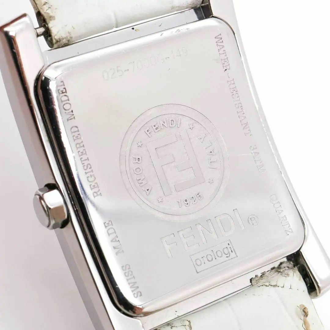 FENDI(フェンディ)の《人気》 FENDI 腕時計 ホワイト スモセコ 7000G スクエア o メンズの時計(腕時計(アナログ))の商品写真