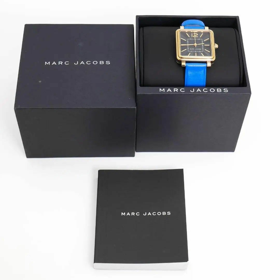 MARC BY MARC JACOBS(マークバイマークジェイコブス)の《美品》MARC JACOBS 腕時計 ブラック スクエア レザー VIC30 レディースのファッション小物(腕時計)の商品写真