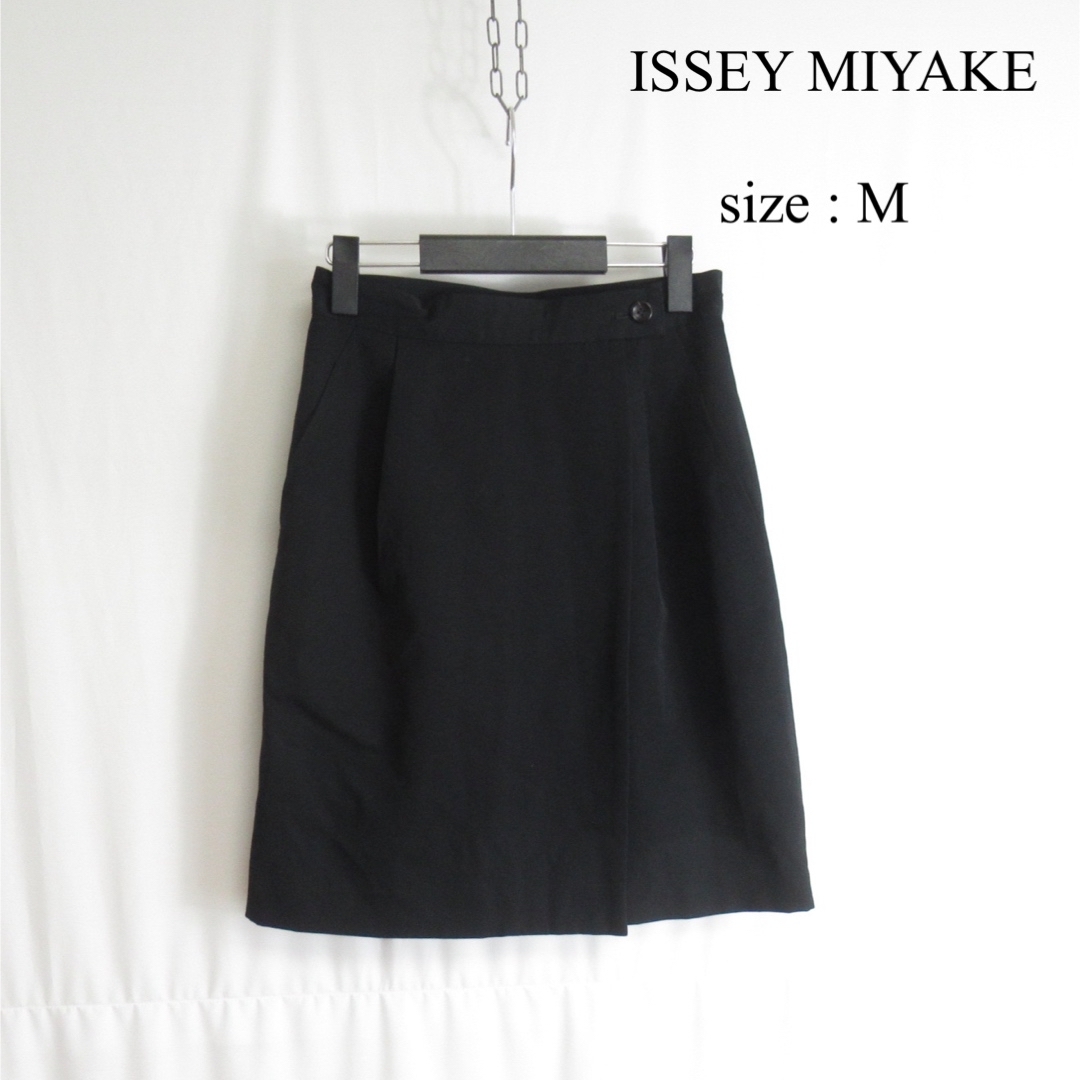 ISSEY MIYAKE(イッセイミヤケ)のISSEY MIYAKE デザイン タイト スカート ブラック ひざ丈 モード レディースのスカート(ひざ丈スカート)の商品写真