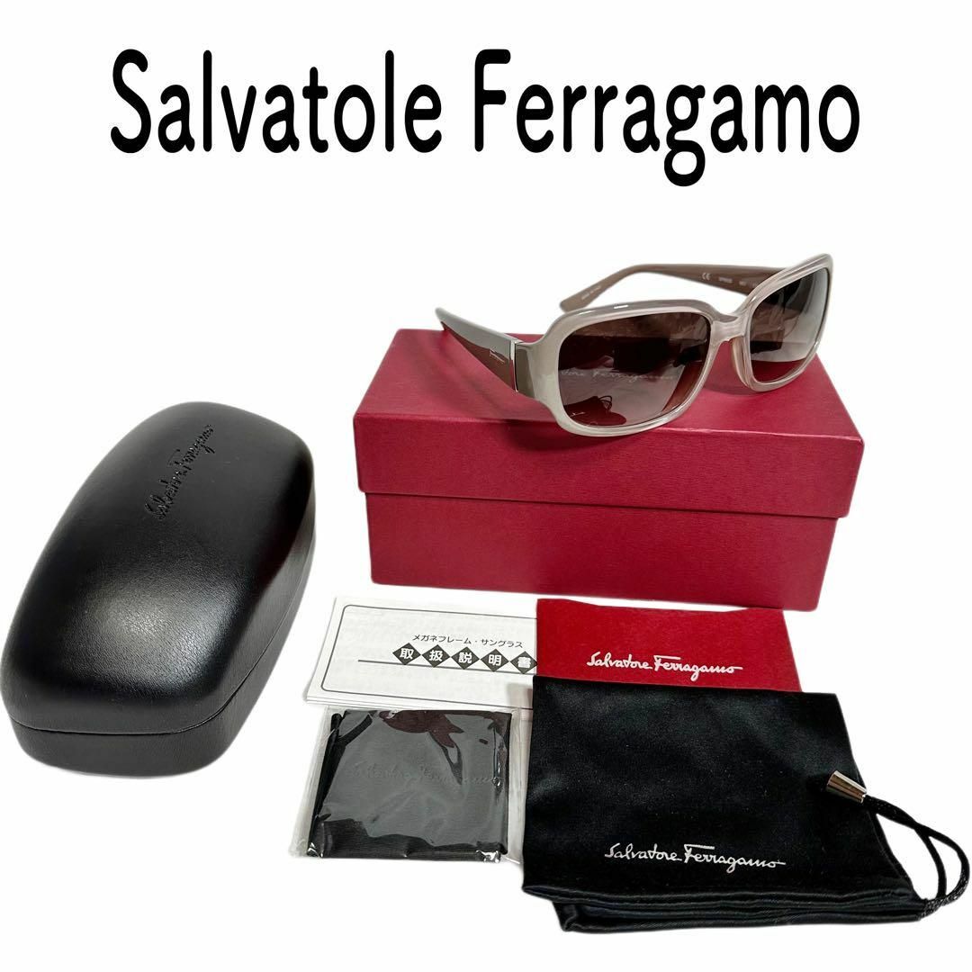 Salvatole Ferragamo / フェラガモ　サングラス レディースのファッション小物(サングラス/メガネ)の商品写真