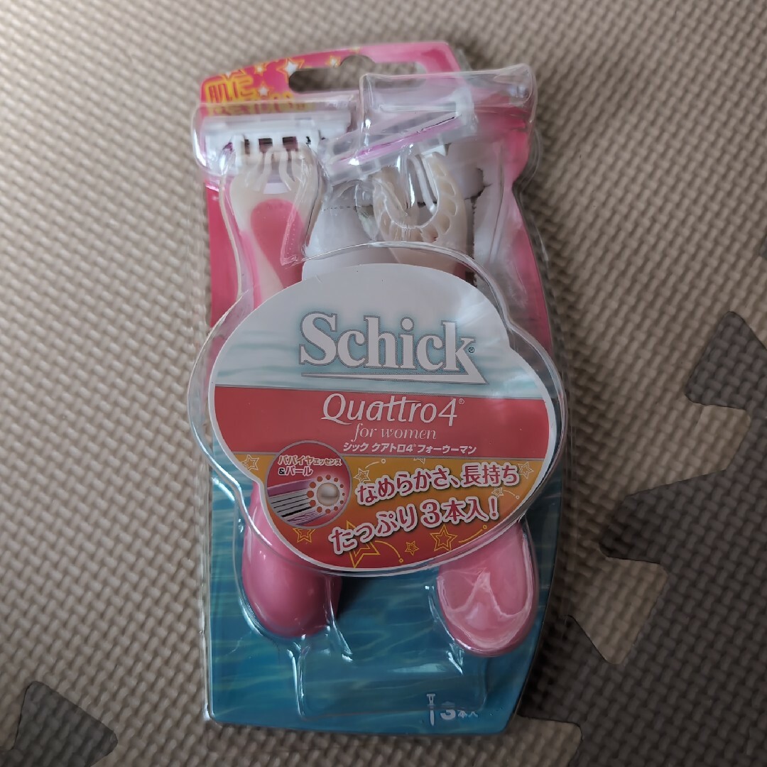 Schick(シック)のシック クアトロ4 ウーマン 首振り4枚刃 T型カミソリ 2本セット♪ コスメ/美容のシェービング(カミソリ)の商品写真