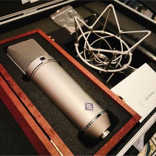 【完動美品】NEUMANN U87 Ai STUDIO SET 専用H.C付き！(マイク)