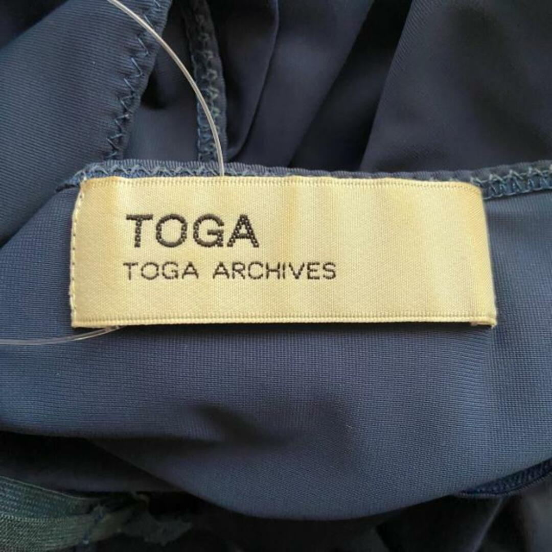 TOGA(トーガ)のTOGA(トーガ) ワンピース サイズM レディース - ネイビー キャミワンピ/ひざ丈/フラワー(花) レディースのワンピース(その他)の商品写真