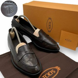 トッズ(TOD'S)の美品 TOD'S ローファー ハーフサドル Tロゴ レザー 茶 37.5表記(ローファー/革靴)