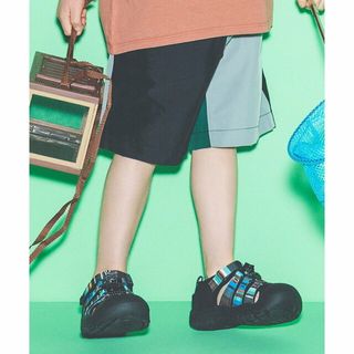 ビーミング ライフストア バイ ビームス(B:MING LIFE STORE by BEAMS)の【BLACK/GREY】GRAMICCI * B:MING by BEAMS / 別注 クレイジーパターン シェル ギア ショーツ(100~130cm)(パンツ/スパッツ)