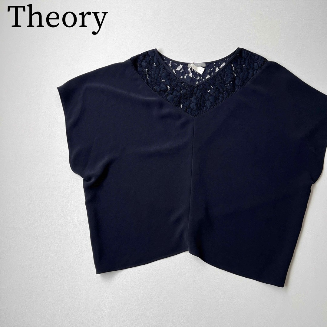 Theory luxe(セオリーリュクス)の美品　theory luxe セオリーリュクス　レースブラウス　ネイビー レディースのトップス(シャツ/ブラウス(半袖/袖なし))の商品写真