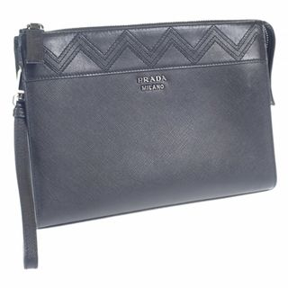 プラダ(PRADA)の【中古】【ABランク】PRADA プラダ サフィアーノレザー ロゴ入り セカンドバッグ クラッチバッグ ２NE009 ブラック メンズ 黒【ISEYA】(セカンドバッグ/クラッチバッグ)