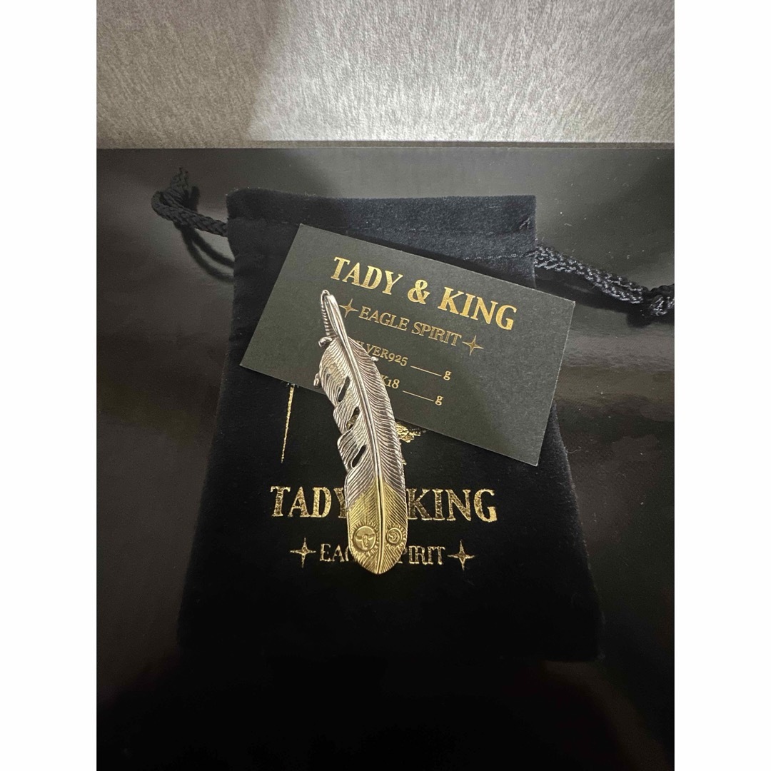 TADY&KING(タディアンドキング)のTADY&KING 爪SVフェザー剣先K18 Lサイズ メンズのアクセサリー(ネックレス)の商品写真