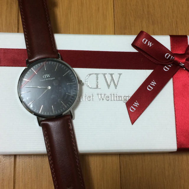 Daniel Wellington(ダニエルウェリントン)の最終値下げ ダニエルウェリントン 40mm 新品 腕時計 レディースのファッション小物(腕時計)の商品写真