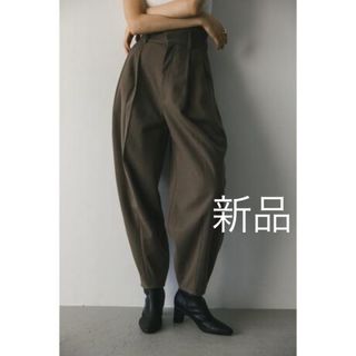 新品　バルーンフォルムパンツ(カジュアルパンツ)