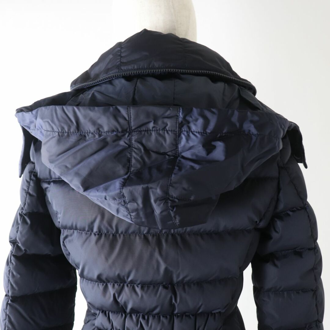 MONCLER(モンクレール)の美品★正規品 MONCLER モンクレール FLAMMETTE フラメッテ 18-19AW ロゴワッペン・フード付 ZIP UP ロングダウンコート ネイビー 00 レディースのジャケット/アウター(ダウンコート)の商品写真