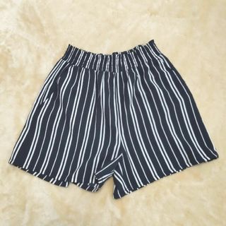 エイチアンドエム(H&M)のＨ＆M　ショートパンツ　150　女児　キッズ　ストライプ柄　夏物(パンツ/スパッツ)