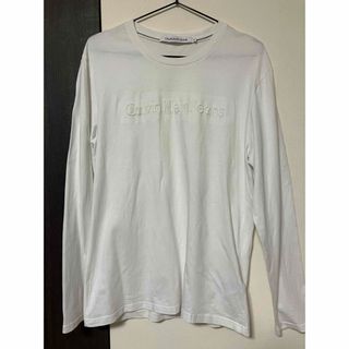 カルバンクライン(Calvin Klein)の《Calvin Klein》エンボス ロゴ ロングTシャツ 白(Tシャツ/カットソー(七分/長袖))