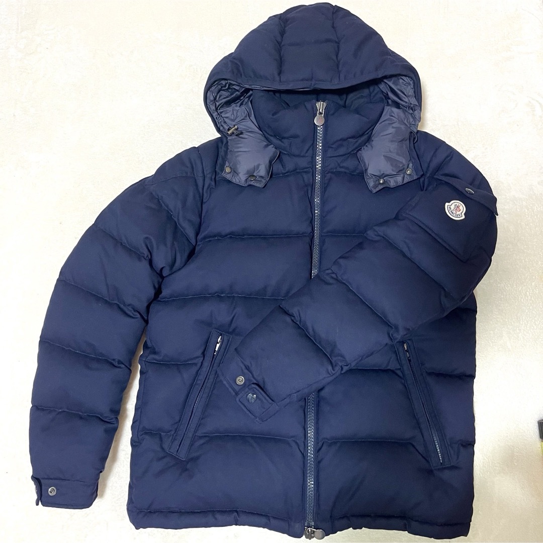 MONCLER(モンクレール)の【良品】MONCLER MONTGENEVREダウンジャケット ネイビーサイズ4 メンズのジャケット/アウター(ダウンジャケット)の商品写真