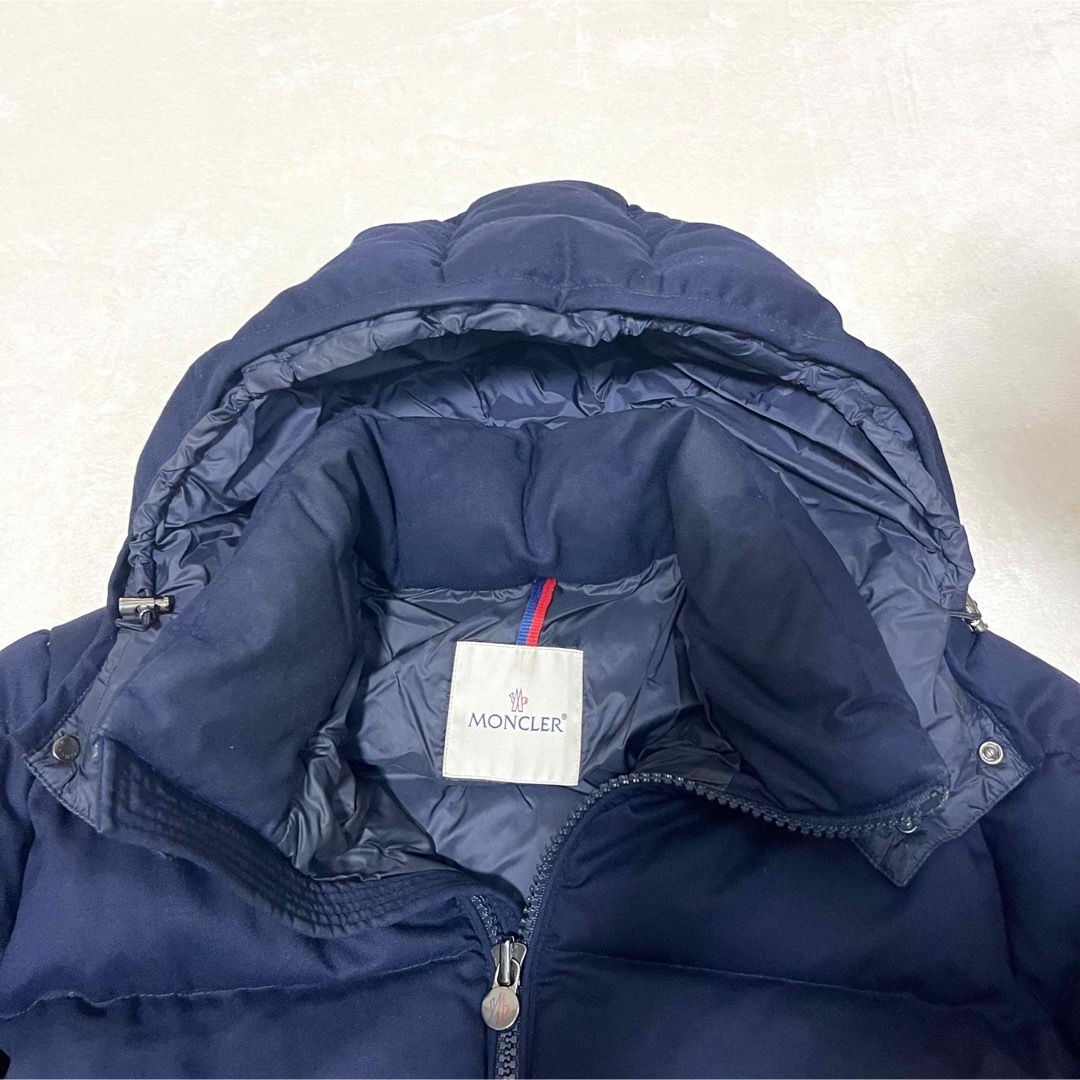 MONCLER(モンクレール)の【良品】MONCLER MONTGENEVREダウンジャケット ネイビーサイズ4 メンズのジャケット/アウター(ダウンジャケット)の商品写真