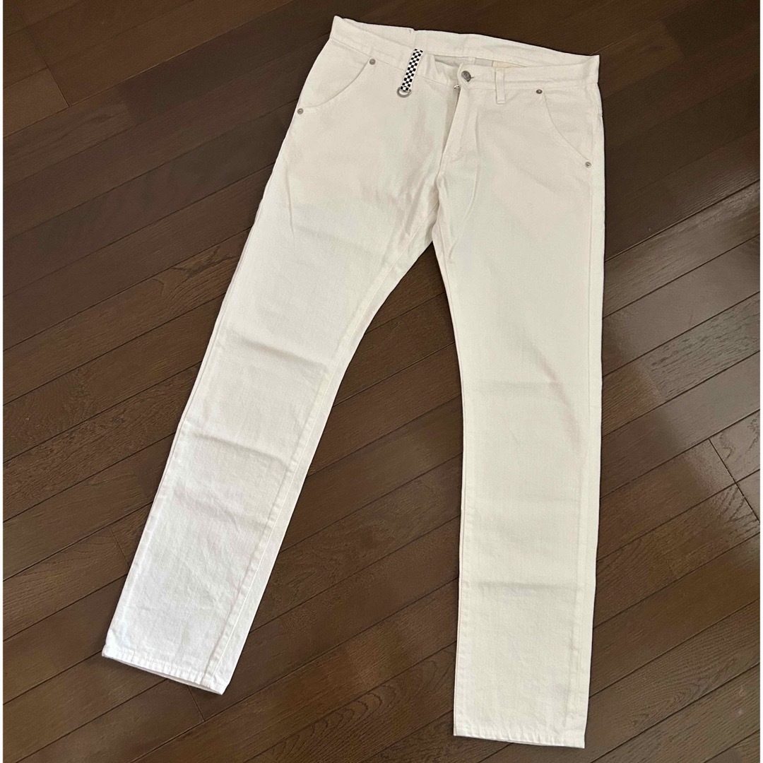 uniform experiment(ユニフォームエクスペリメント)のホワイトデニムパンツ uniformexperiment メンズのパンツ(デニム/ジーンズ)の商品写真